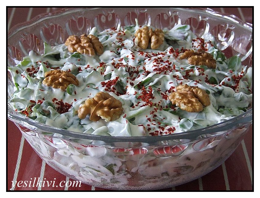 Cevizli Semizotu Salatası tarifi