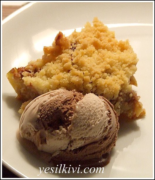 Elmalı Sıcak Pay-Apple Crumble tarifi
