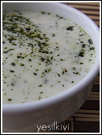 Kuskuslu Yoğurt Çorbası tarifi