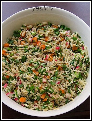Arpa Şehriye Salatası tarifi