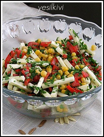 Kaşarlı Salata tarifi