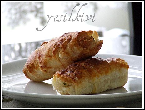 Sütlü Mantarlı Börek tarifi