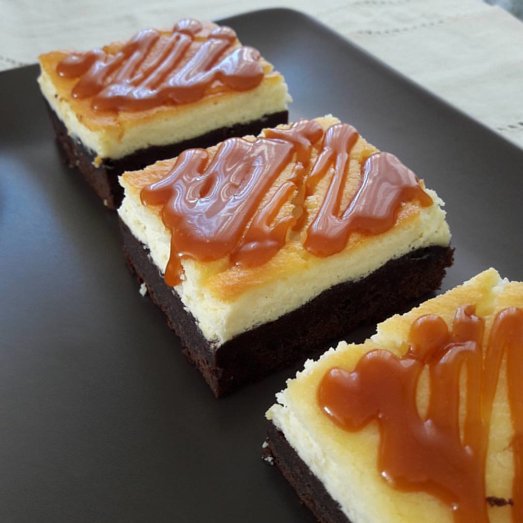 Karamel Soslu Brownie Cheesecake tarifi